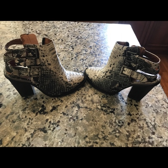 Jeffrey Campbell booties - Picture 6 of 8